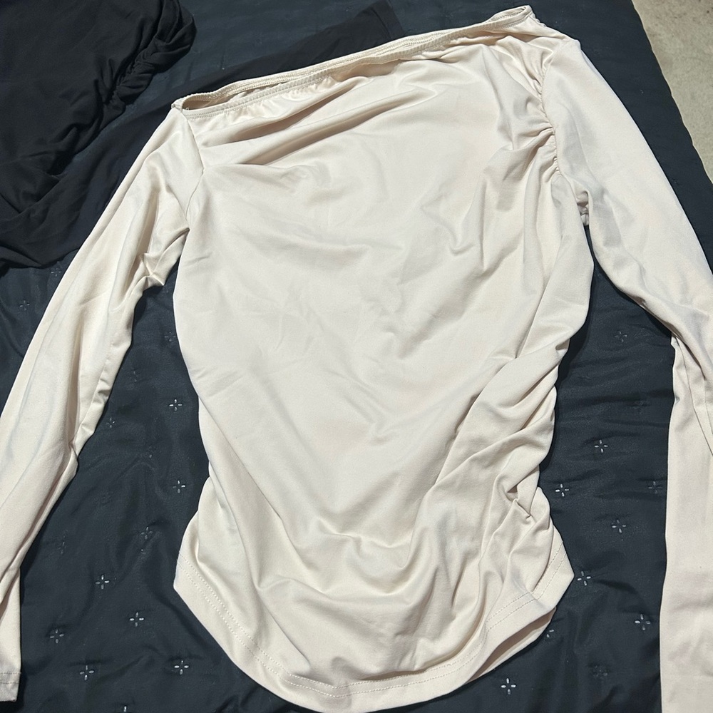 Shein Asymmetrical Ruched Top - Picture 2 of 3